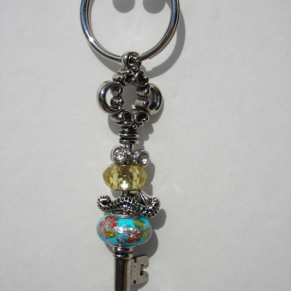 Keychain Handmade Yellow Blue Beads Seahorse Bead - Picture 3 of 3